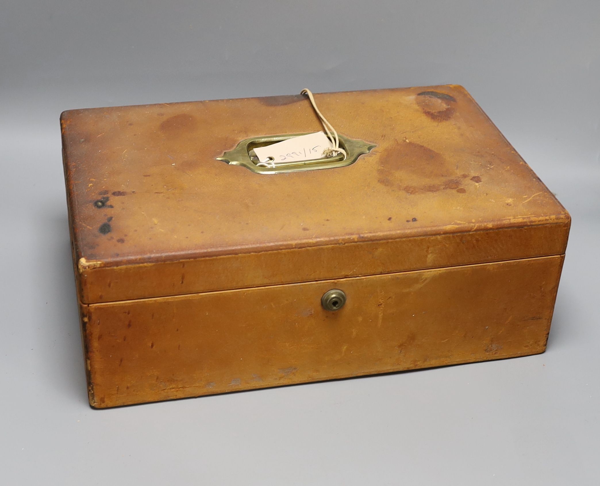 Tan leatherette box with Bramah lock 41cm